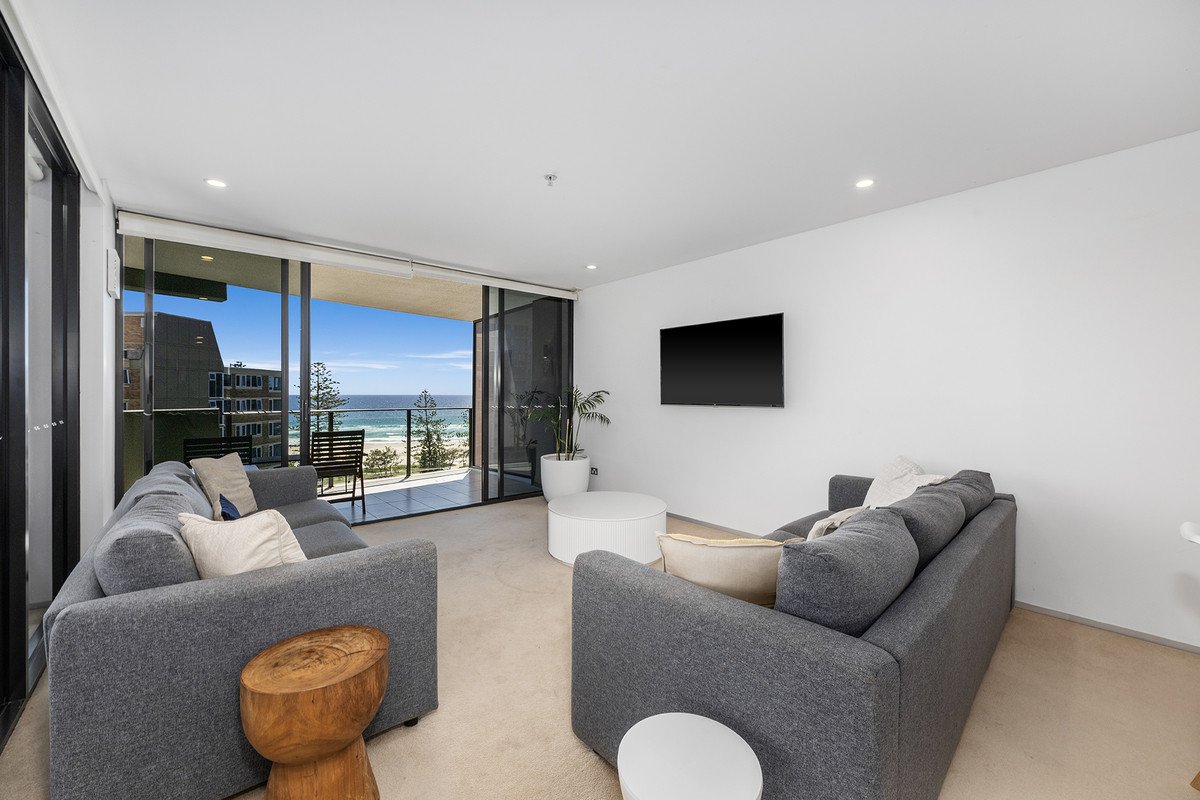 2084/2-14 The Esplanade Burleigh Heads 14