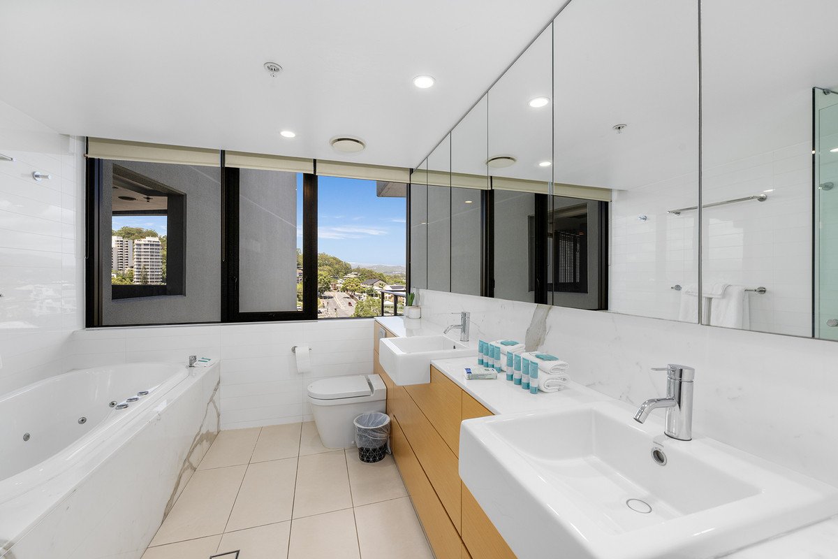 2084/2-14 The Esplanade Burleigh Heads 19