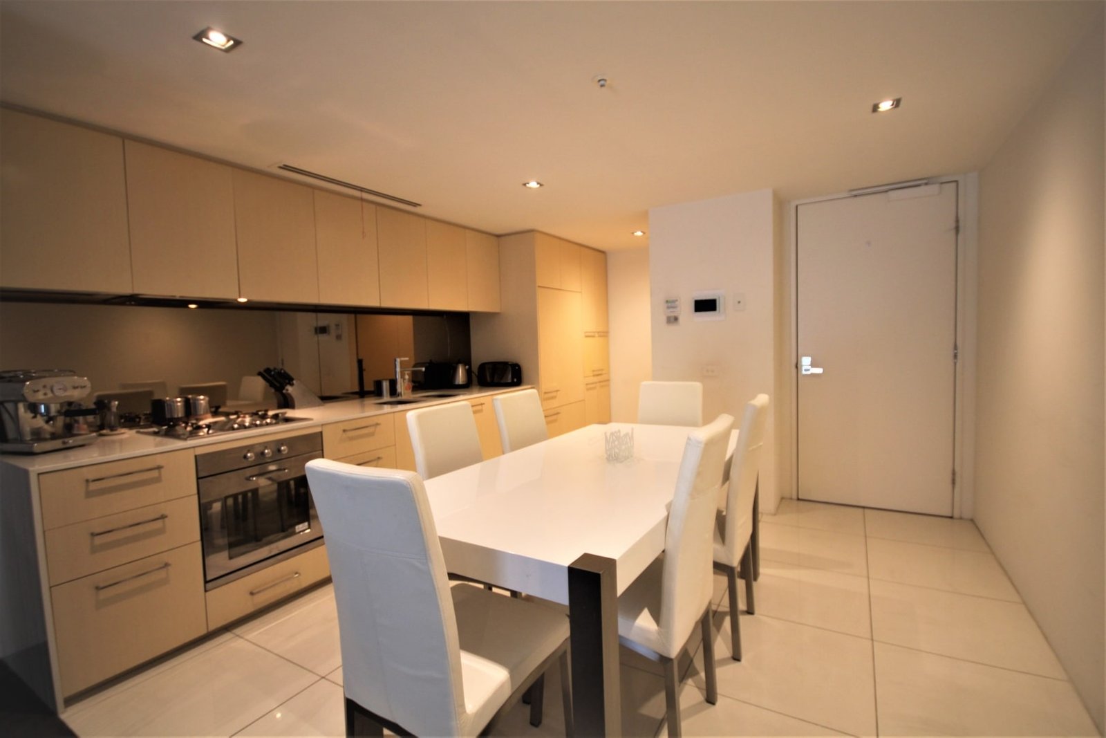 Gallery: 208/576-578 St Kilda Road