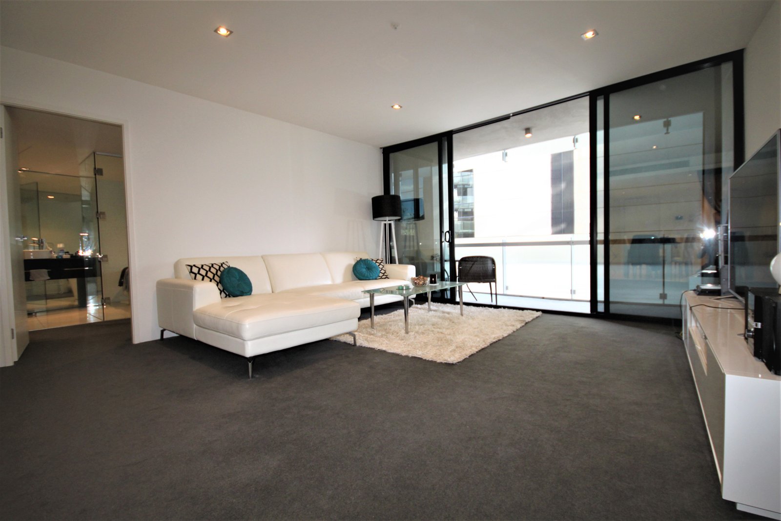 Gallery: 208/576 St Kilda Road