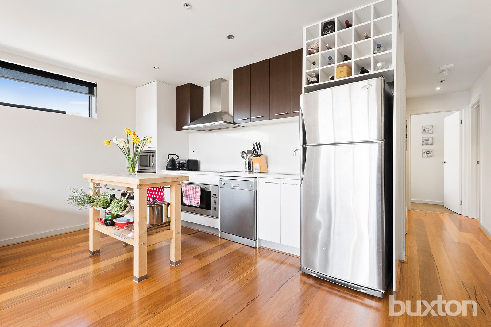Gallery: 20/86-88 Beach Road