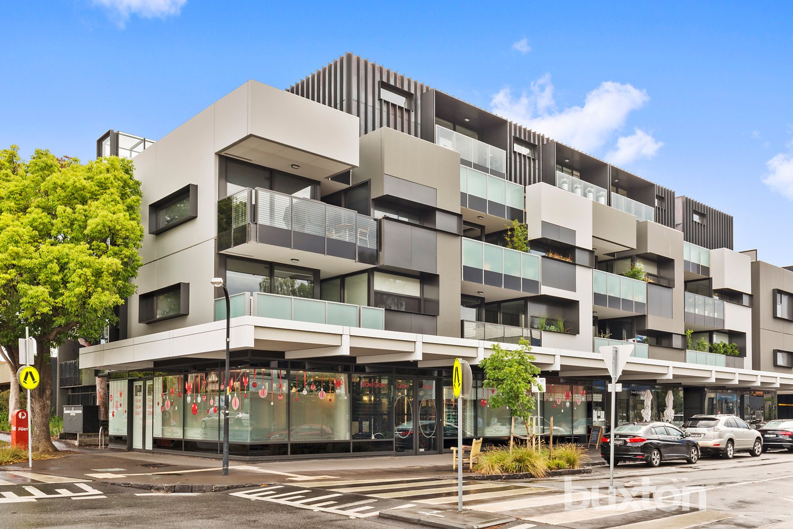 Gallery: 208/79-81 Asling Street