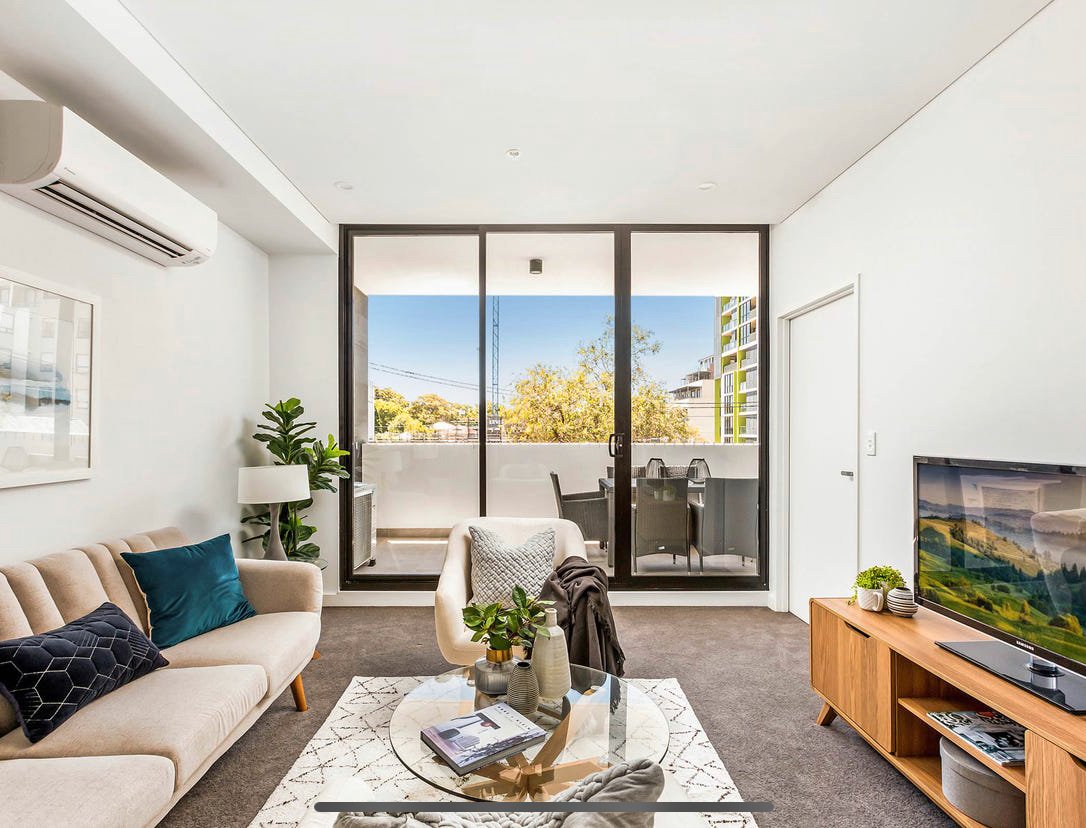 208/79 Regent Street KOGARAH 2
