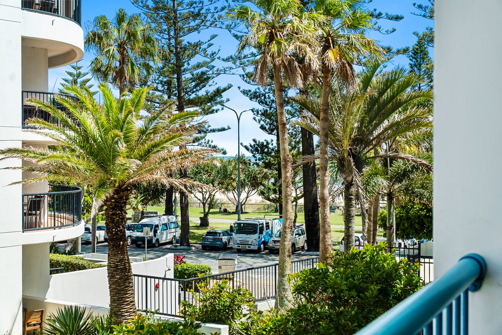 208/99 Griffith Street COOLANGATTA 1