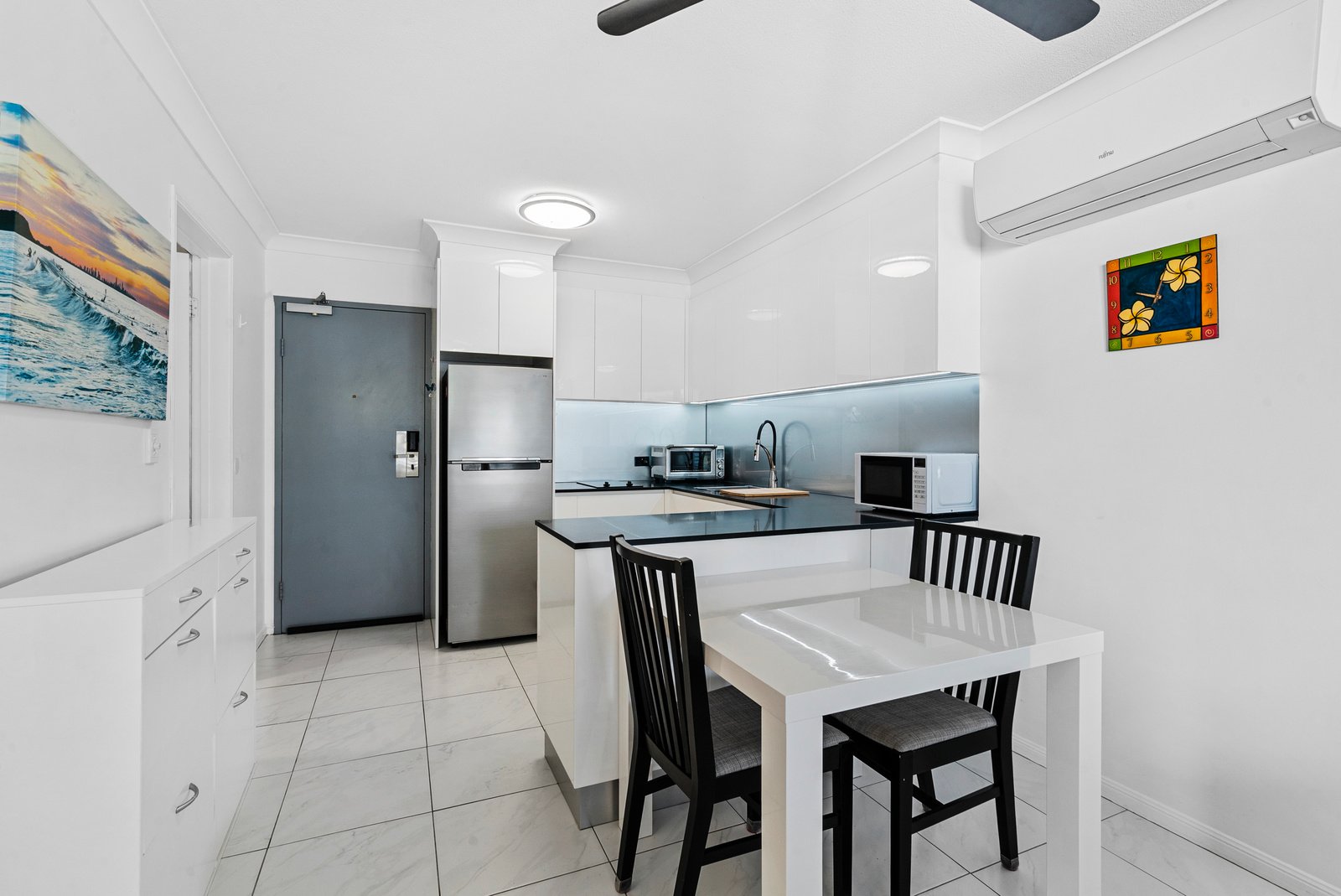 208/99 Griffith Street COOLANGATTA 4