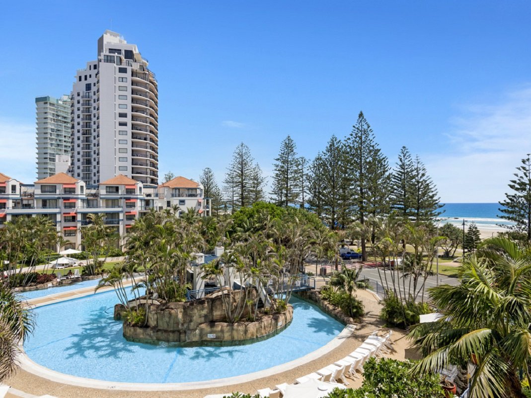 208/99 Griffith Street COOLANGATTA 11