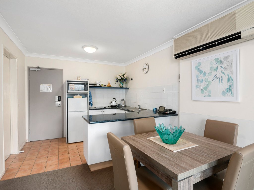 208/99 Griffith Street COOLANGATTA 5
