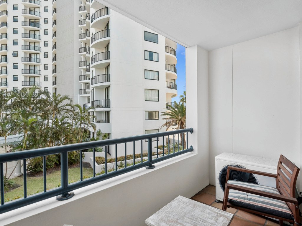 208/99 Griffith Street COOLANGATTA 7