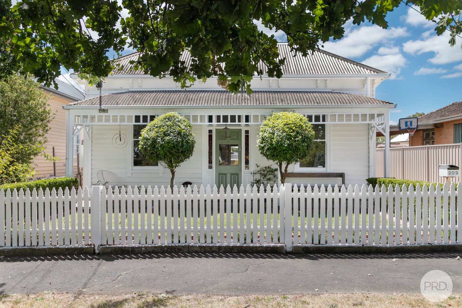 209 Cobden Street MOUNT PLEASANT 1