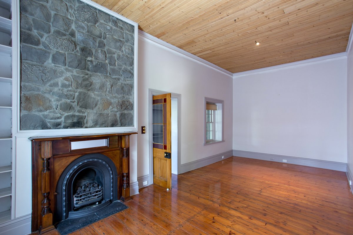 Gallery: 209 Dawson Street South