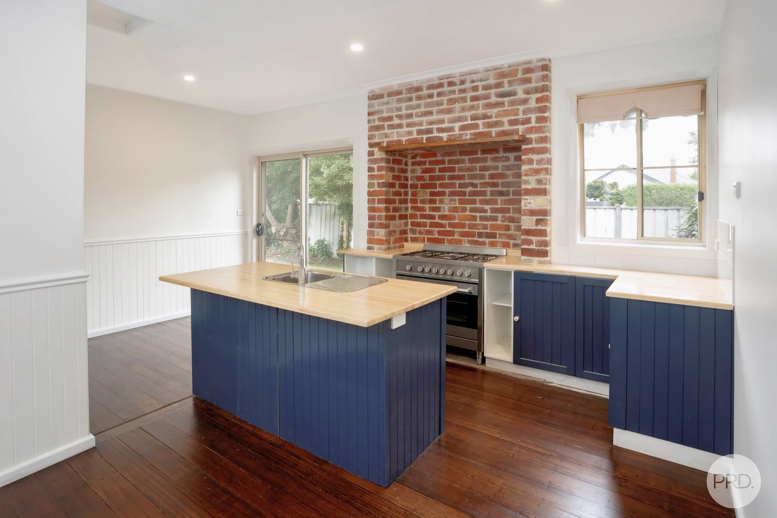 209 Rubicon Street SEBASTOPOL 1