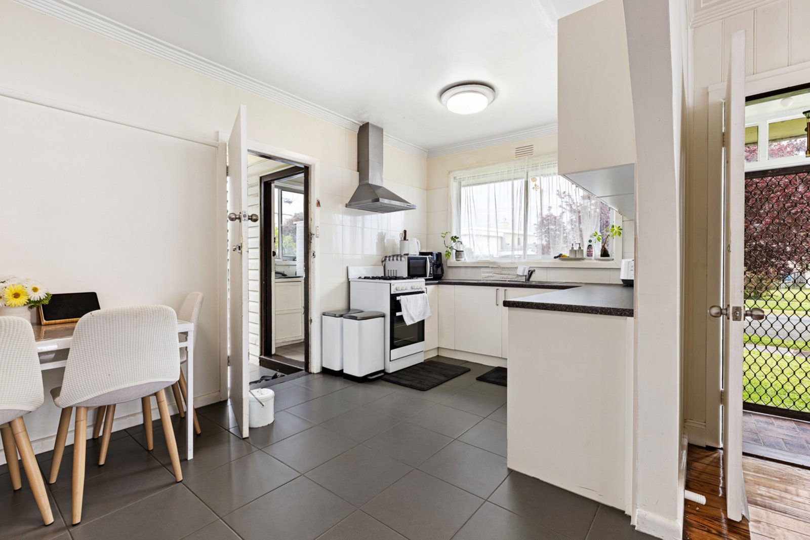 Gallery: 209 Sutton Street