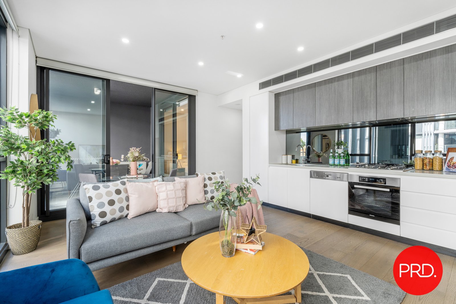 209/11 Garrigarrang  KOGARAH 8
