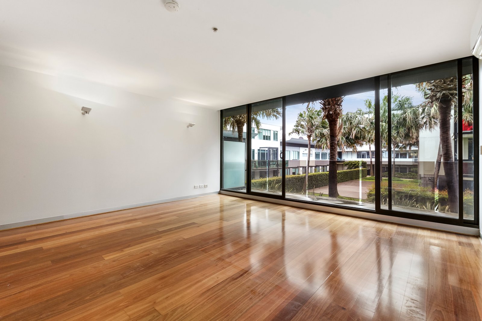 Gallery: 209/2 Rouse Street