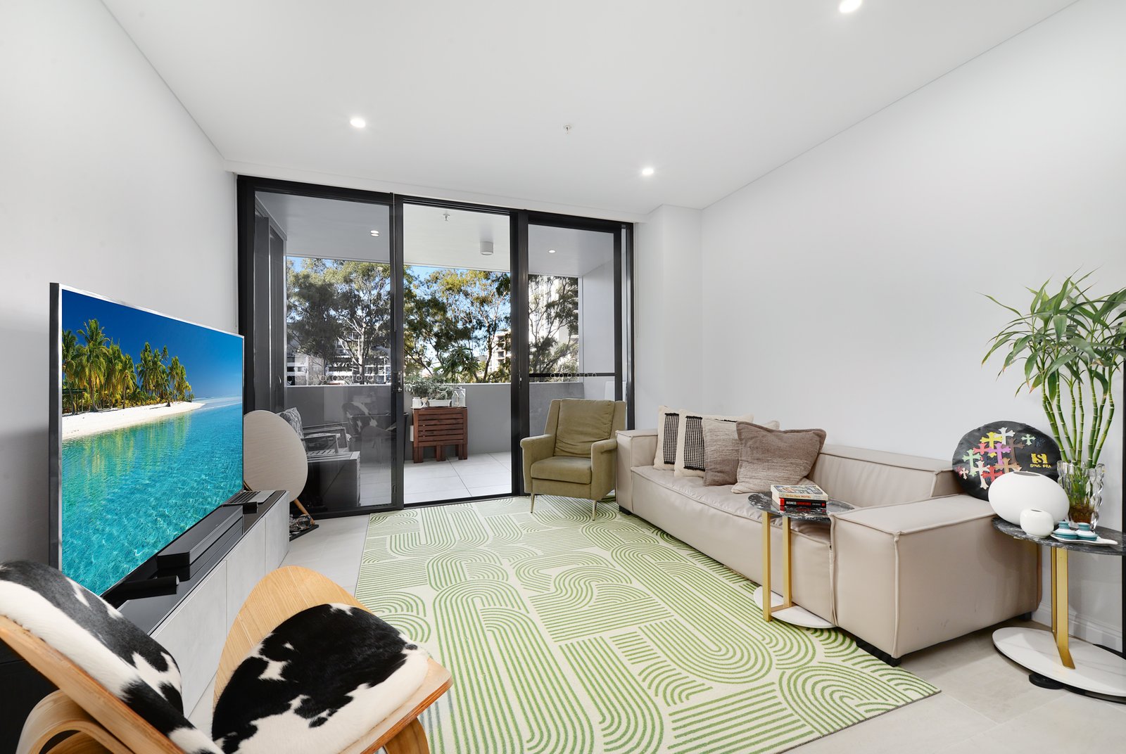 209/3 Finch Drive EASTGARDENS 2
