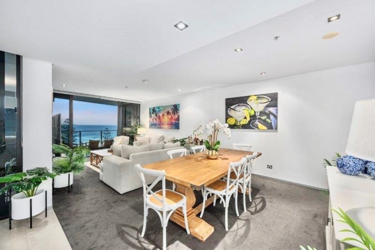 2094/2-14 The Esplanade Burleigh Heads 6
