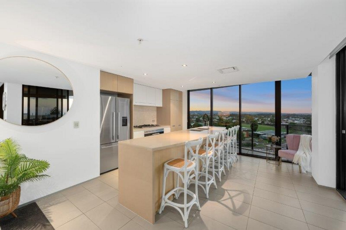 2094/2-14 The Esplanade Burleigh Heads 10