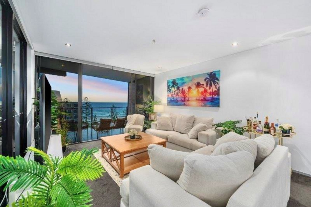 2094/2-14 The Esplanade Burleigh Heads 11