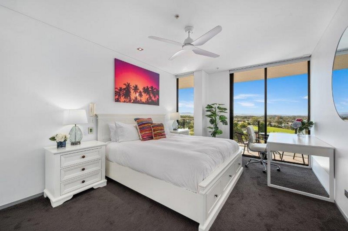 2094/2-14 The Esplanade Burleigh Heads 12