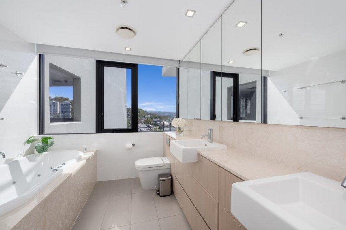 2094/2-14 The Esplanade Burleigh Heads 16