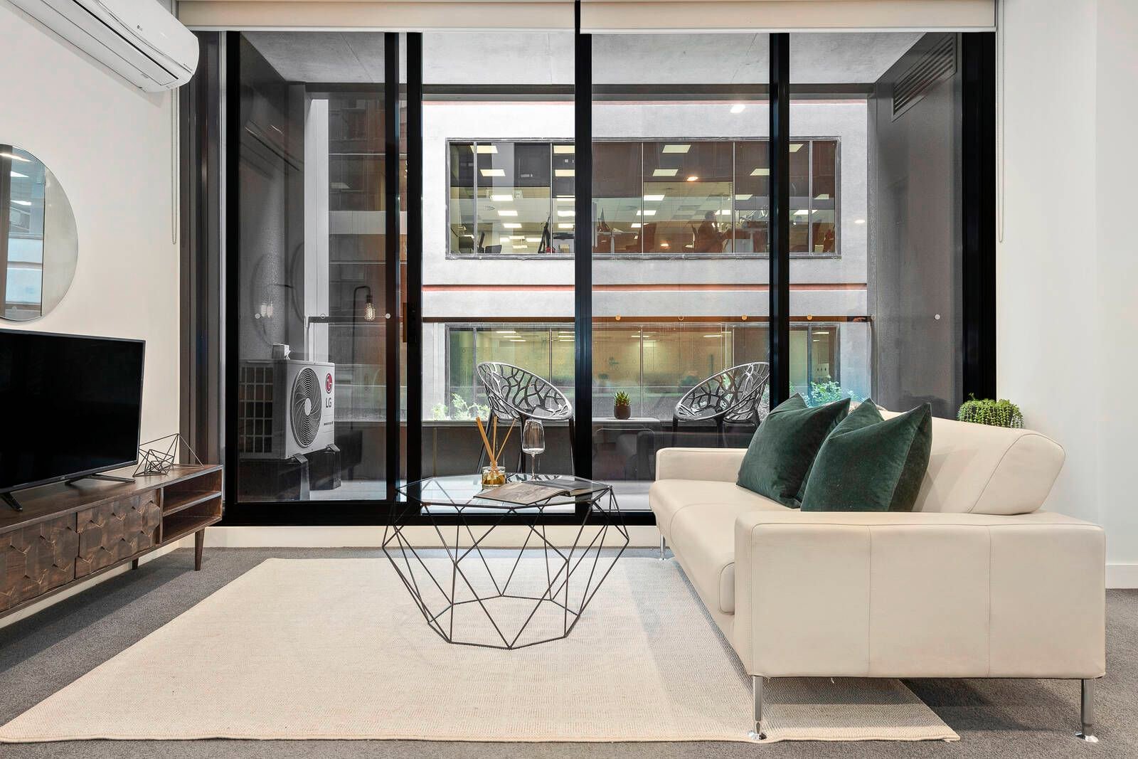 Gallery: 209/555 St Kilda Road