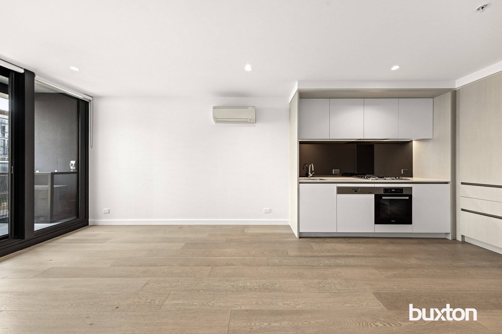 Gallery: 209/628 Flinders Street