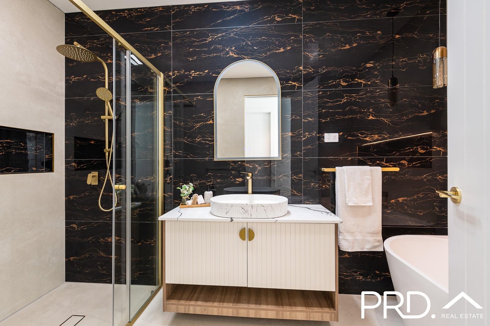 20a Cammarlie Street PANANIA 11