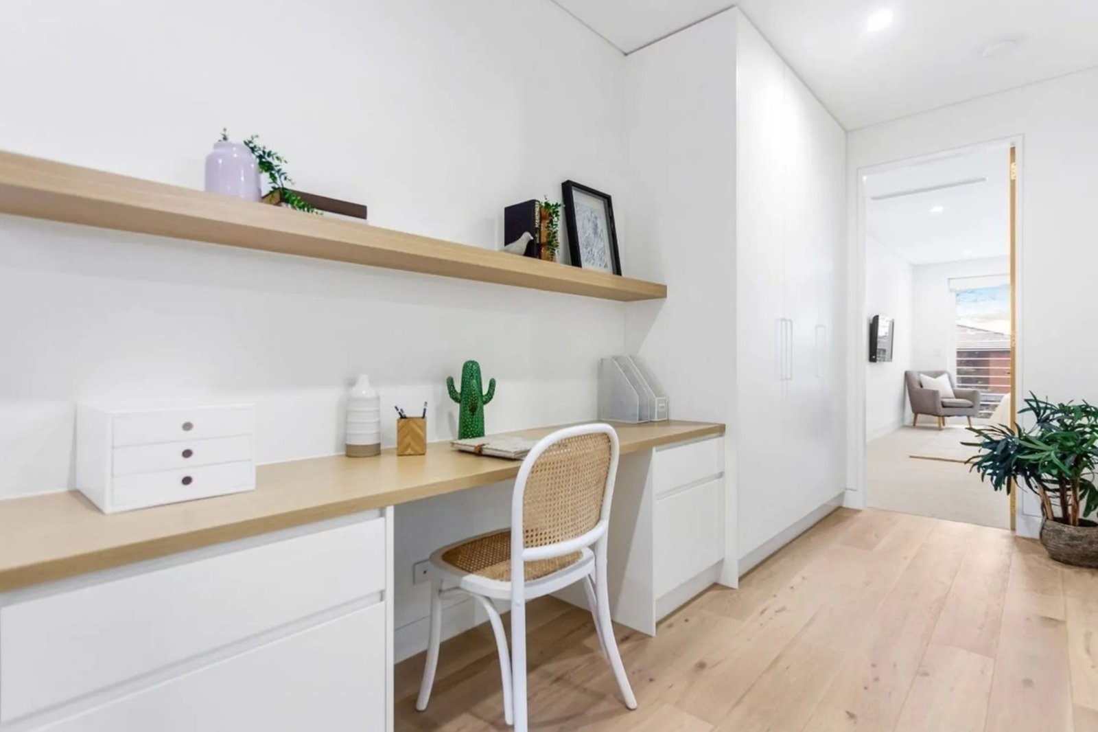 20a Forrest Street CHIFLEY 7