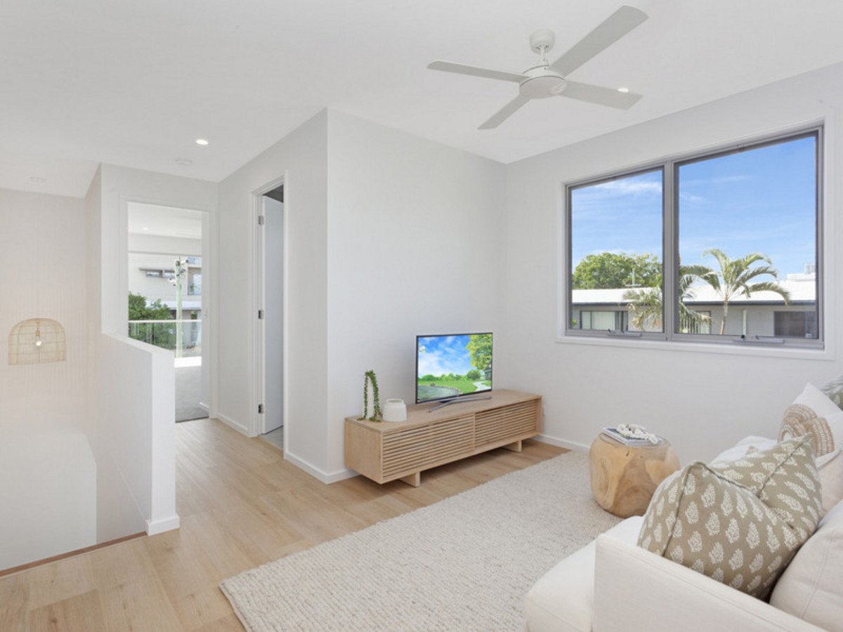 20a Sunshine Parade MIAMI 6