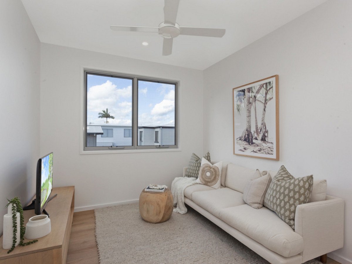 20a Sunshine Parade MIAMI 7