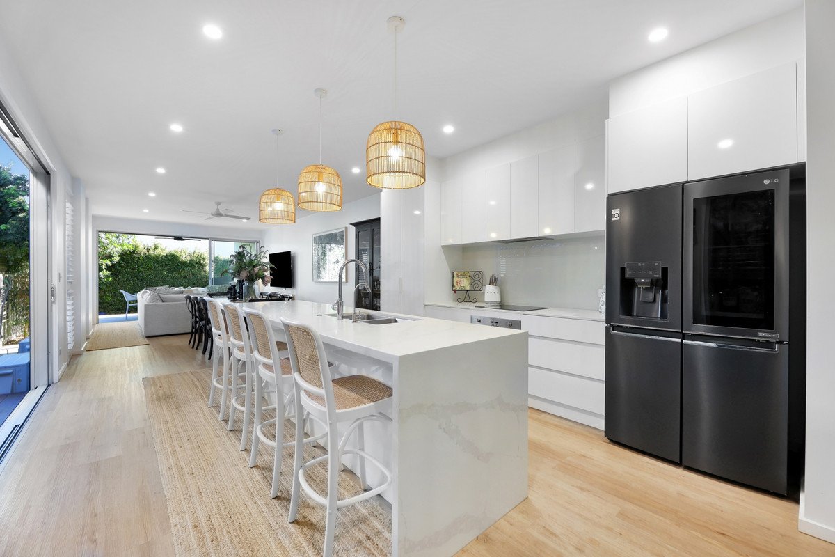 20a Sunshine Parade MIAMI 4