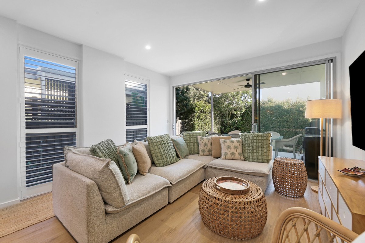 20a Sunshine Parade MIAMI 7