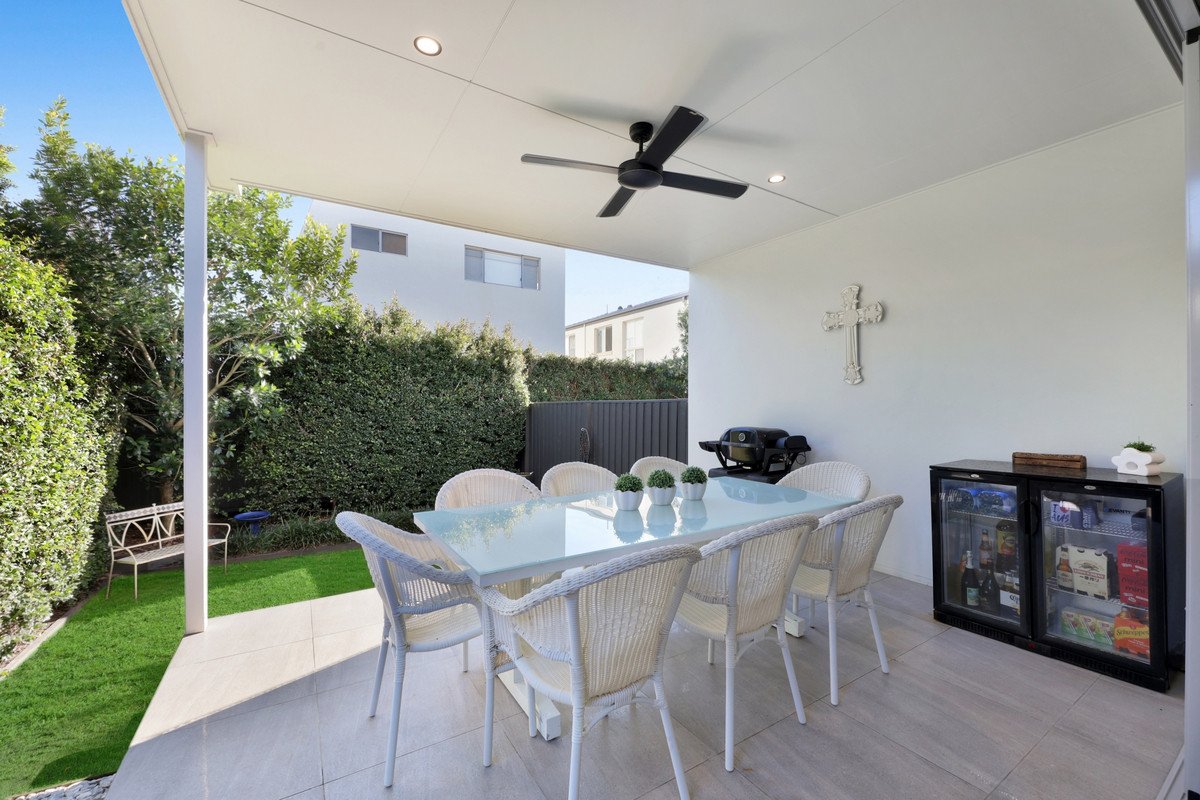 20a Sunshine Parade MIAMI 8