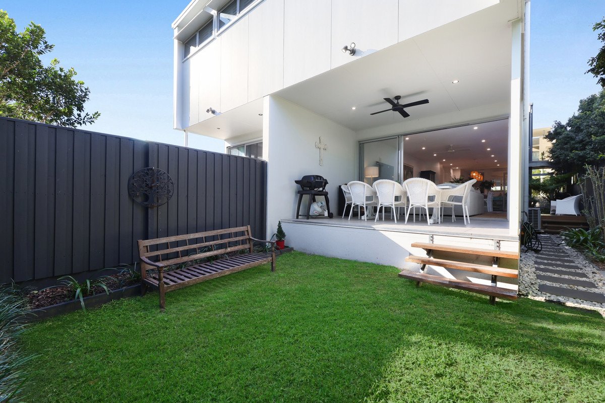 20a Sunshine Parade MIAMI 9