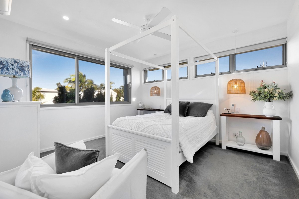 20a Sunshine Parade MIAMI 11