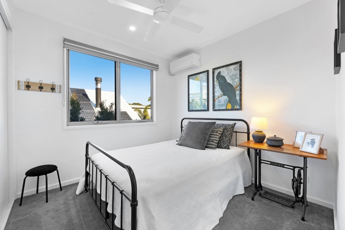 20a Sunshine Parade MIAMI 14