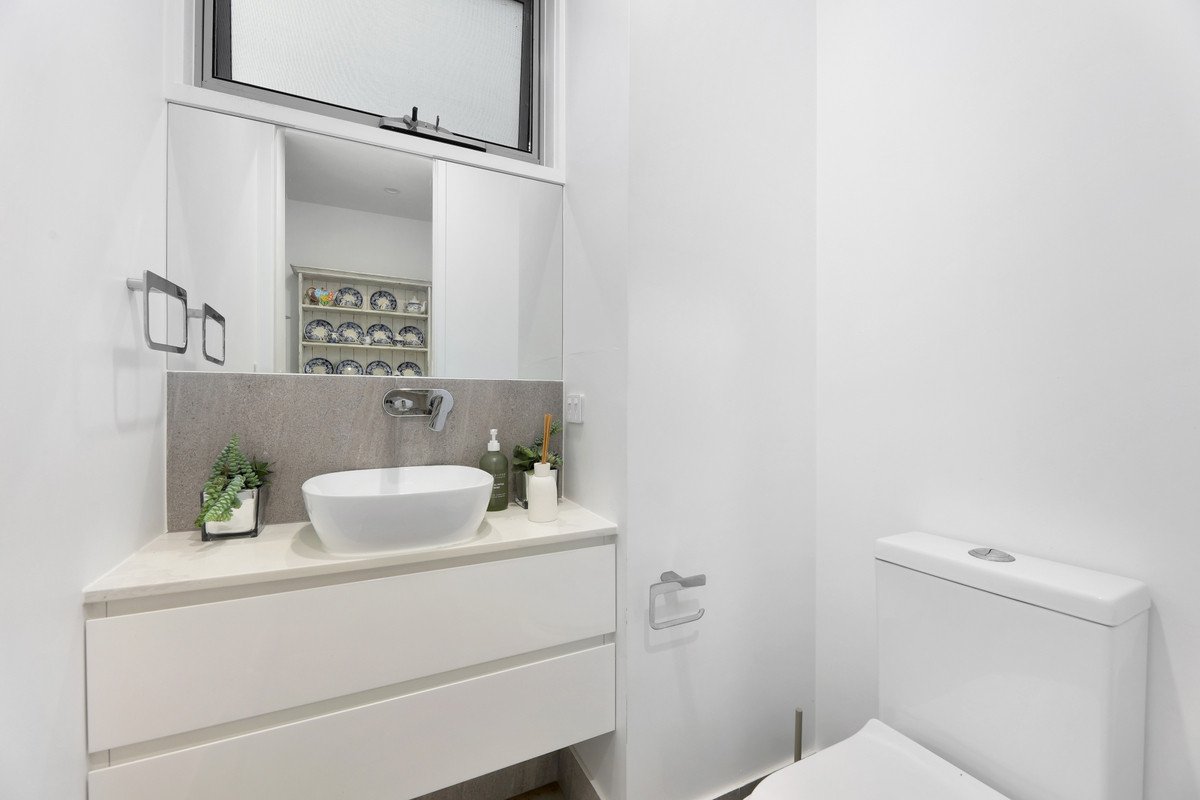 20a Sunshine Parade MIAMI 15