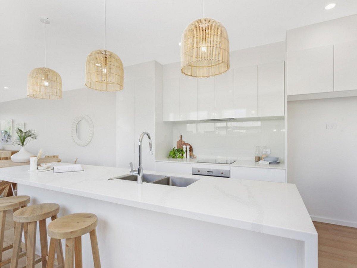 20a Sunshine Parade MIAMI 2