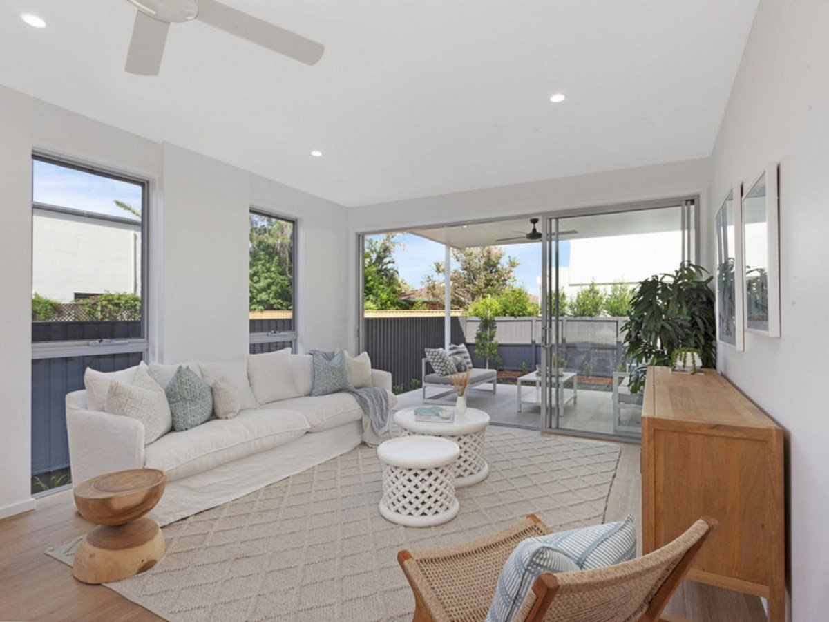 20a Sunshine Parade MIAMI 4