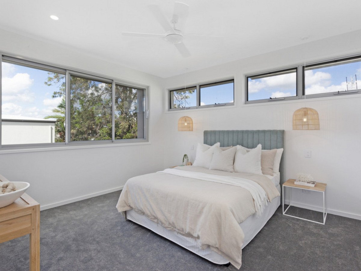 20a Sunshine Parade MIAMI 8