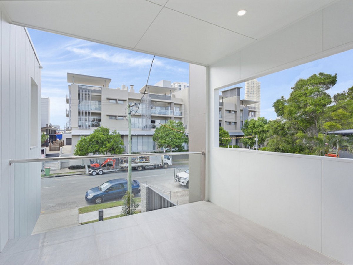 20a Sunshine Parade MIAMI 12