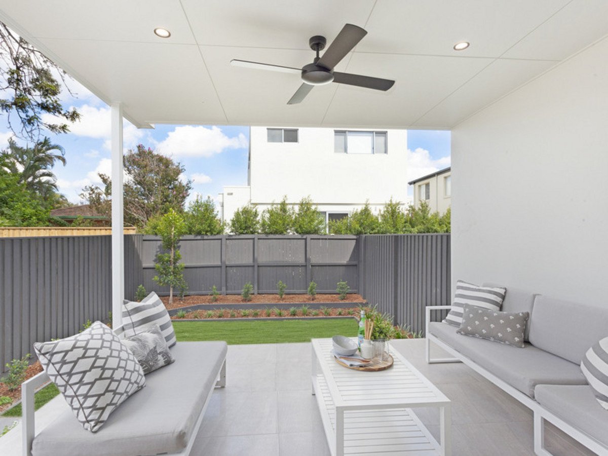 20a Sunshine Parade MIAMI 13