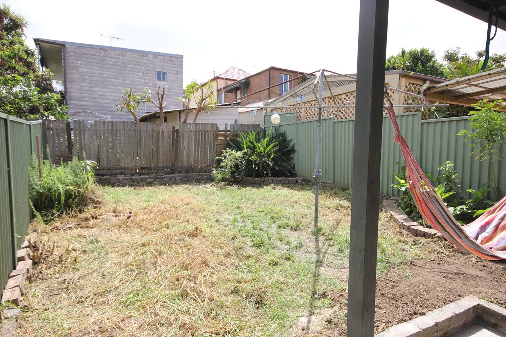 20A William Street MARRICKVILLE 7