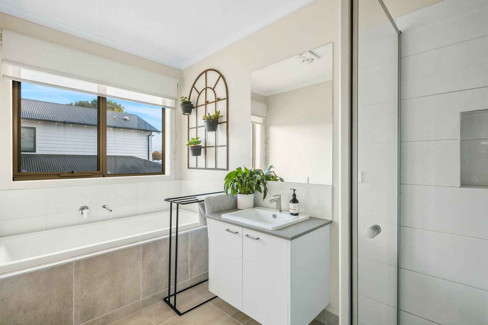 Real Estate and Property in 20B Anslow Street, Woodend, VIC