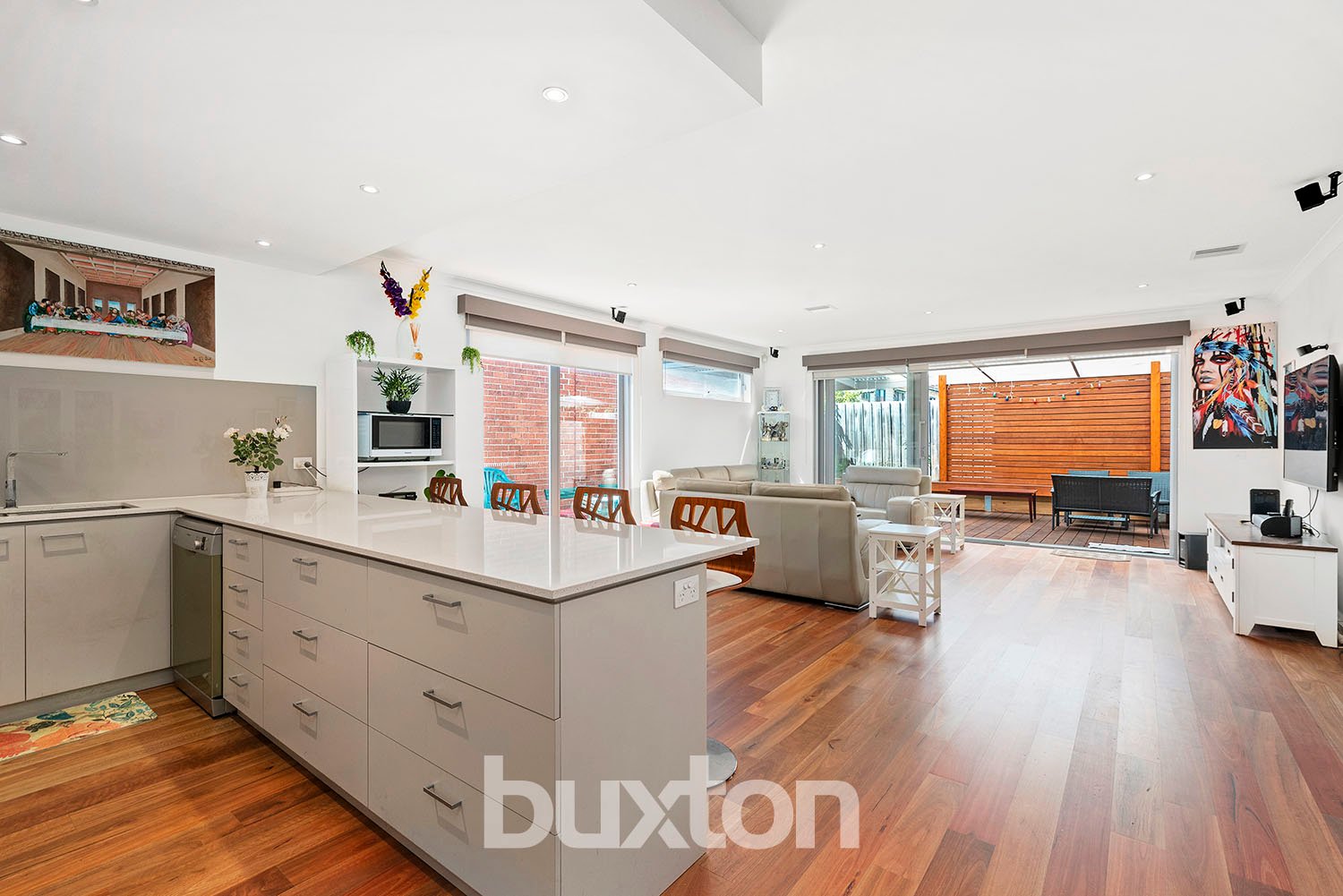 Gallery: 20B Royalty Avenue
