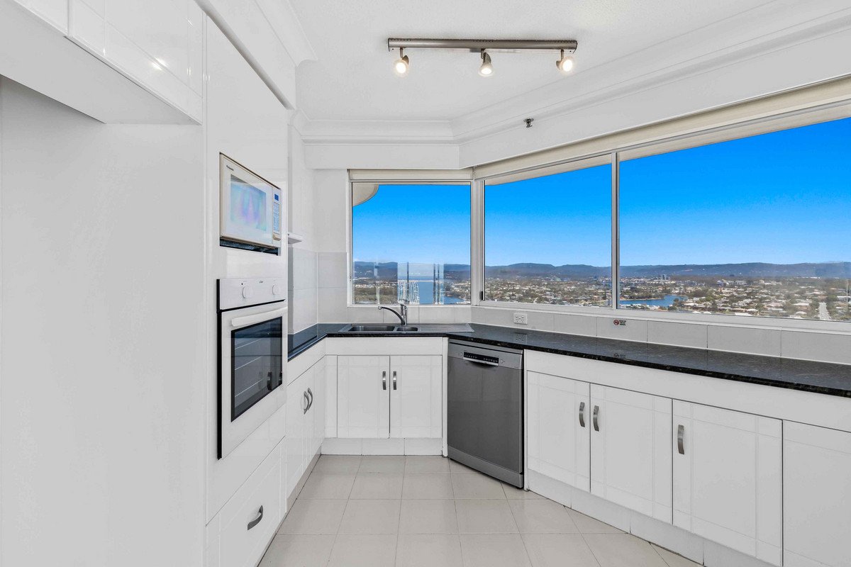 20E/238 The Esplanade Burleigh Heads 9