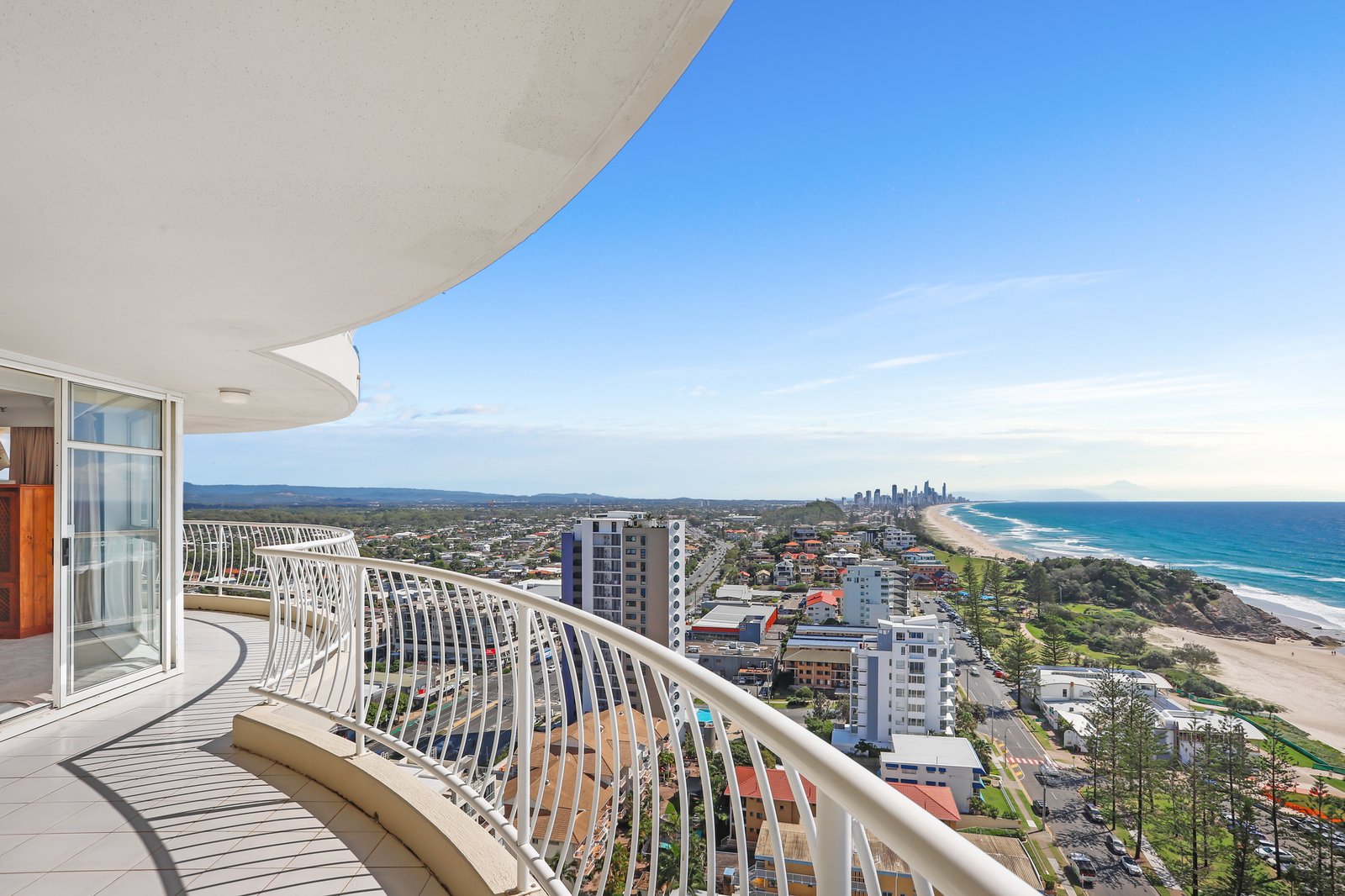 20E/238 The Esplanade BURLEIGH HEADS 2