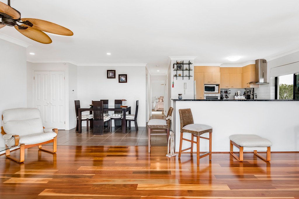 21 25-27 Commerce Drive ROBINA 7