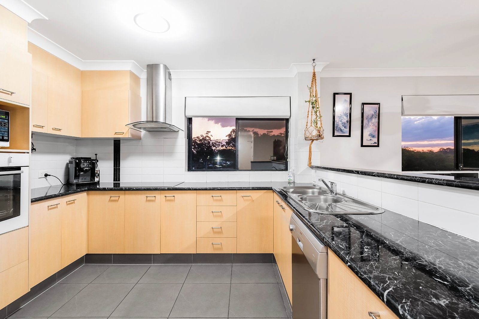 21 25-27 Commerce Drive ROBINA 7