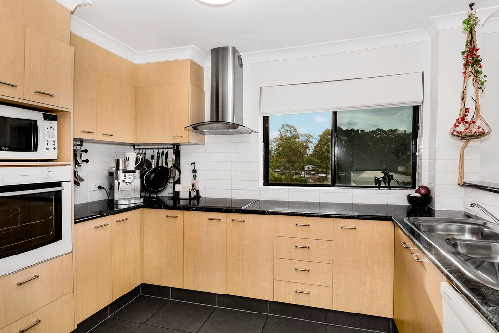 21 25-27 Commerce Drive ROBINA 3